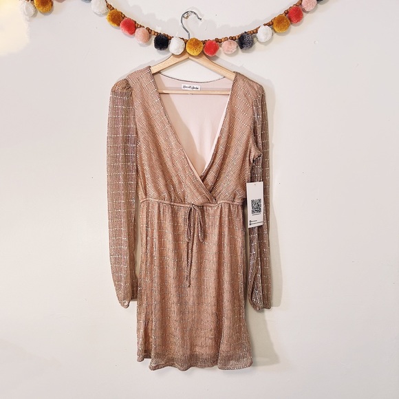 Emerald Sundae Dresses & Skirts - NWT Emerald Sundae Dress size Small